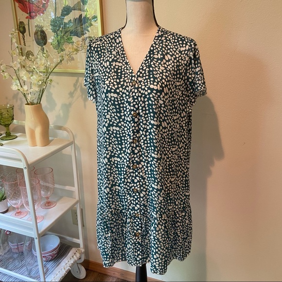 Green and White Short Sleeve Patterned Ruffle Mini Dress - Picture 7 of 11